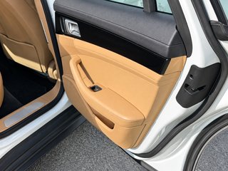 Porsche Panamera 4