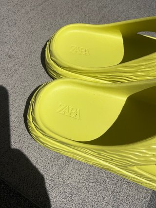 Chanclas Zara Amarillas Talla 42