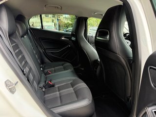 Mercedes-Benz GLA 180 2018 NACIONAL 230.000KM