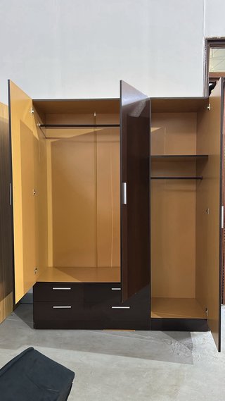 Armario de 3 puertas