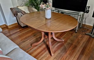 Mesa redonda de comedor/sala de madera