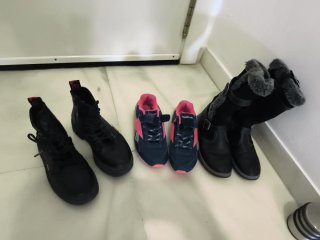 Lote 2 Botas + Zapatillas Levi's y Reebok