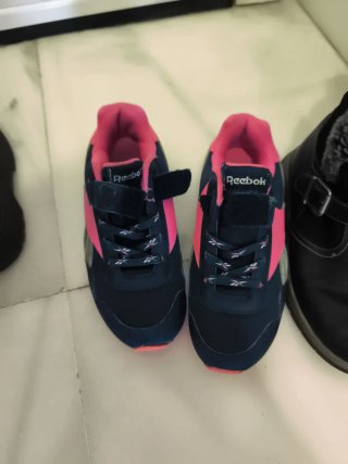 Lote 2 Botas + Zapatillas Levi's y Reebok