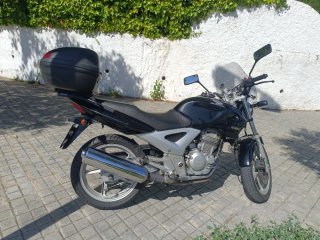 Moto Honda CBF 250 Negra