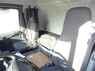 Scania R 440 - CAMION PLATAFORMA PARA TRONCOS