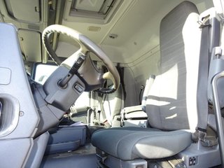 Scania R 440 - CAMION PLATAFORMA PARA TRONCOS