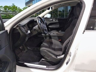 Volvo XC60 2.0 B4 D Momentum Pro Auto