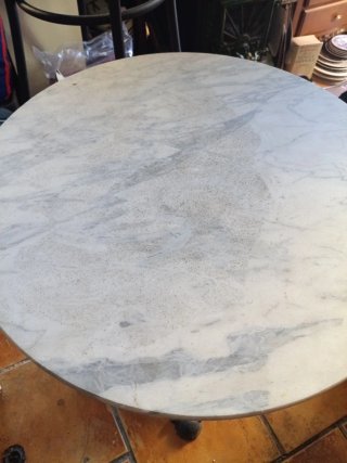 Mesa redonda forja y mármol