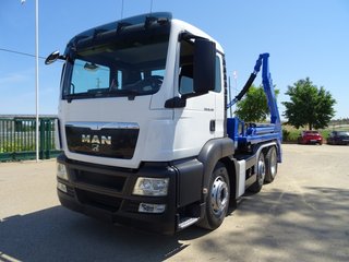 MAN FE 320 - CAMION GANCHO DE CADENAS