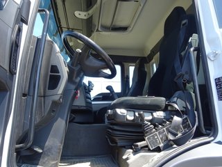 MAN FE 320 - CAMION GANCHO DE CADENAS