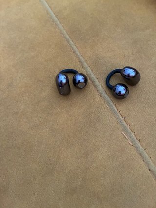 Cascos Inalámbricos Negros y Plateados