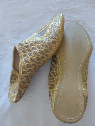 Babuchas Marroquíes Doradas Talla 39-40.