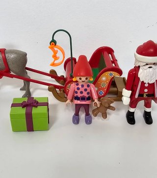 Trineo Navideño Playmobil con Reno y Figuras