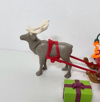 Trineo Navideño Playmobil con Reno y Figuras