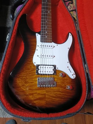 Guitarra Eléctrica stratocaster Sunburst.