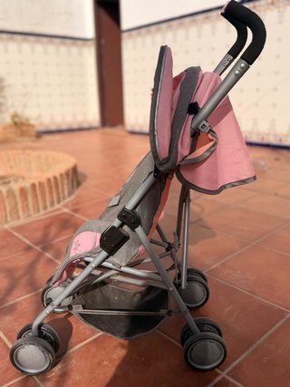 Carrito de muñecas rosa y gris