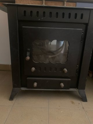 Chimenea de metal negra