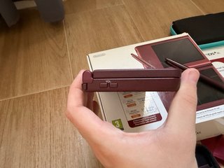 Nintendo DSi XL Roja con accesorios