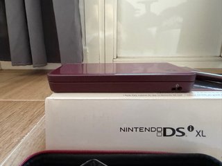 Nintendo DSi XL Roja con accesorios
