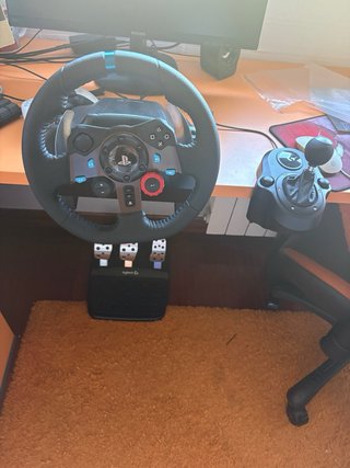 Volante Logitech G29 SE con pedales y embrague