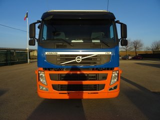 Volvo FM 410- CABEZA TRACTORA CON GRUA