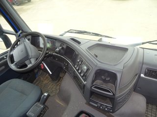Volvo FM 410- CABEZA TRACTORA CON GRUA