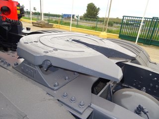 Volvo FM 410- CABEZA TRACTORA CON GRUA