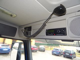 Volvo FM 410- CABEZA TRACTORA CON GRUA