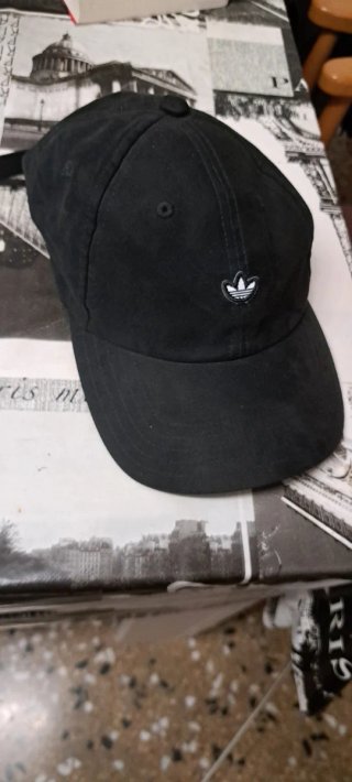 Gorra Adidas Negra