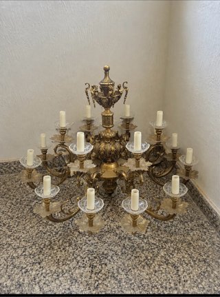 Lámpara de bronce estilo clásico