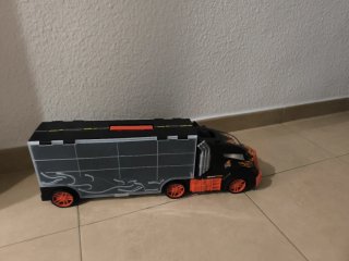 Camión porta coches de juguete