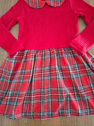 Vestido Rojo con Falda Escocesa Talla 6