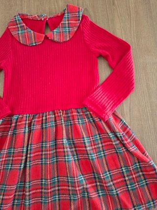 Vestido Rojo con Falda Escocesa Talla 6