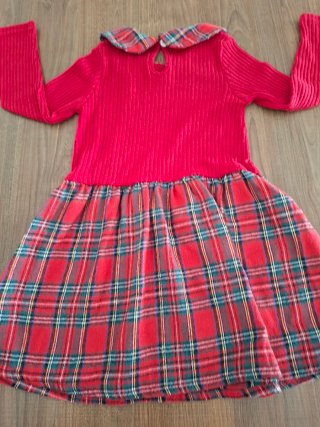 Vestido Rojo con Falda Escocesa Talla 6