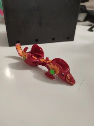 Maletín Bakugan con cartas