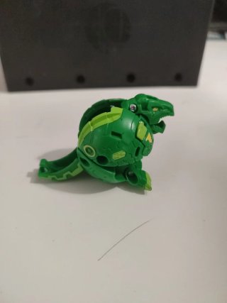 Maletín Bakugan con cartas