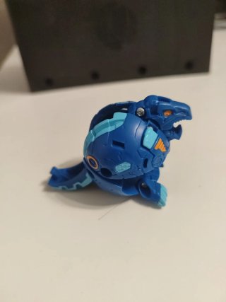 Maletín Bakugan con cartas