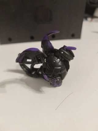 Maletín Bakugan con cartas