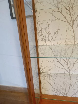 Vitrina de Madera y Cristal
