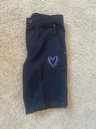 Pantalón Corto Uniforme Amor de Dios Talla 8