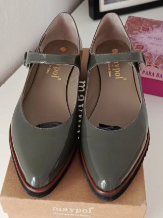 Zapatos Maypol verde oliva charol