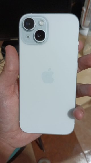 iPhone 15 Blanco 128Gb con salud de batería 88%