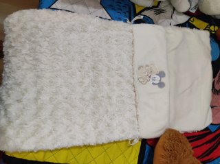 Saquito para bebé con diseño de Mickey Mouse