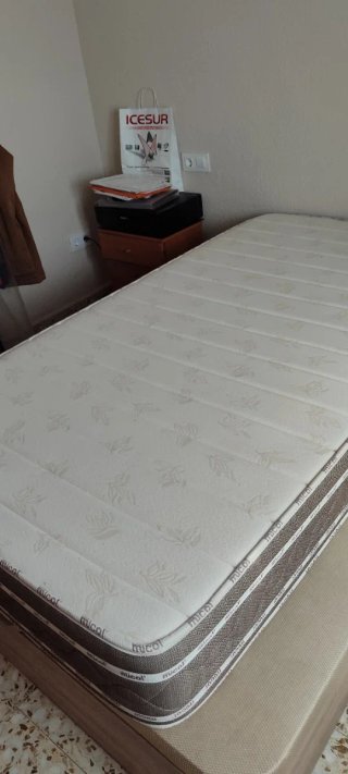 Base colchón más colchon Micol 105cm 200cm sin usa