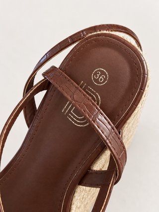 Sandalias cuña B talla 36 marrones