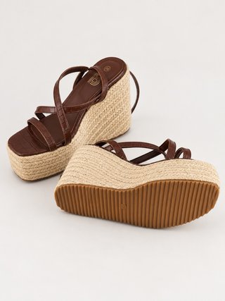 Sandalias cuña B talla 36 marrones