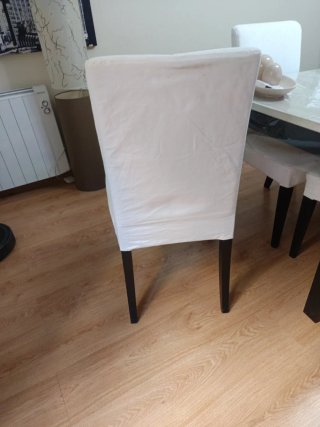Mesa de comedor Ikea con 4 sillas