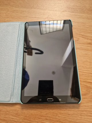 Samsung Galaxy Tab A SM-T585
