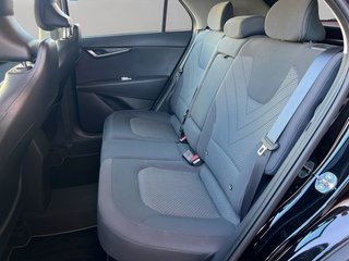 Kia Niro 1.6 GDi HEV 104kW (141CV) Concept