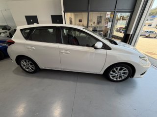 Toyota Auris 2015